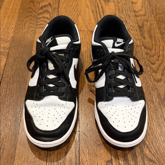 NIKE Dunks Low Top Sneakers - Picture 3 of 9